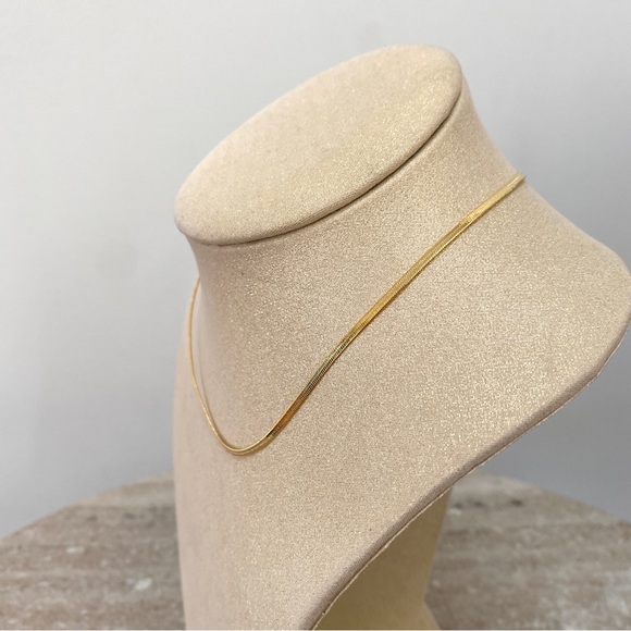 Gold snake chain necklace - Picture 3 of 7